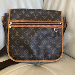 💯 Authentic Louis Vuitton Bosphore cross body